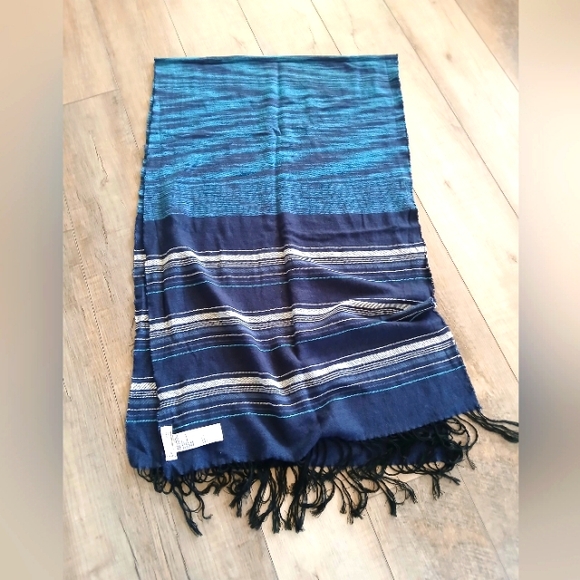 Abercrombie and Fitch Women-s Scarf Multicolor - Picture 2 of 5